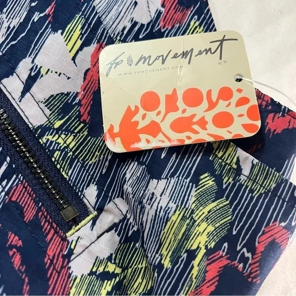 FP Movement by Free People Hooded Vest and Shorts Outfit, Size Small - Picture 13 of 15